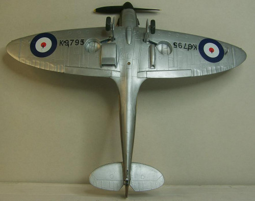 Airfix Spitfire I 9