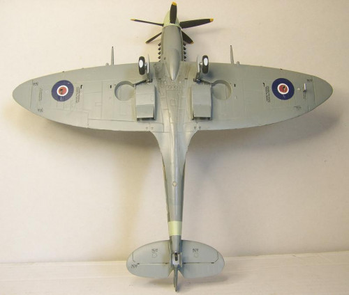 Airfix Spitfire XIVc 9